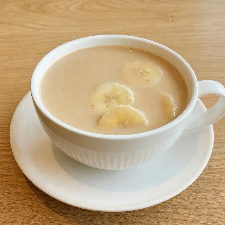 Té De Plátano Con Leche Caliente