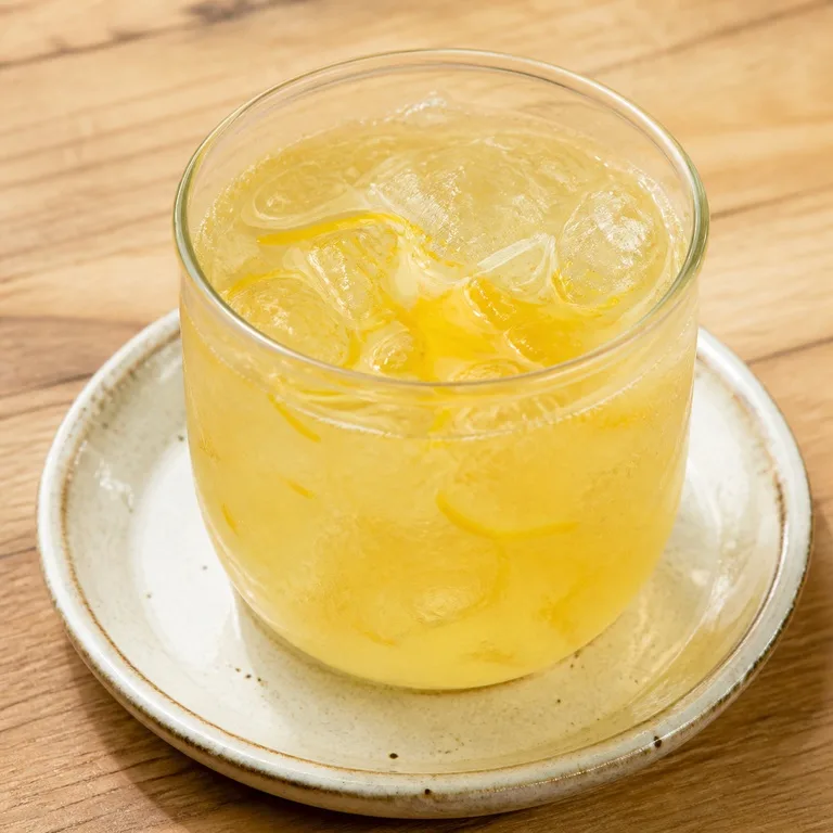A refreshing drink with Yuzu juice.