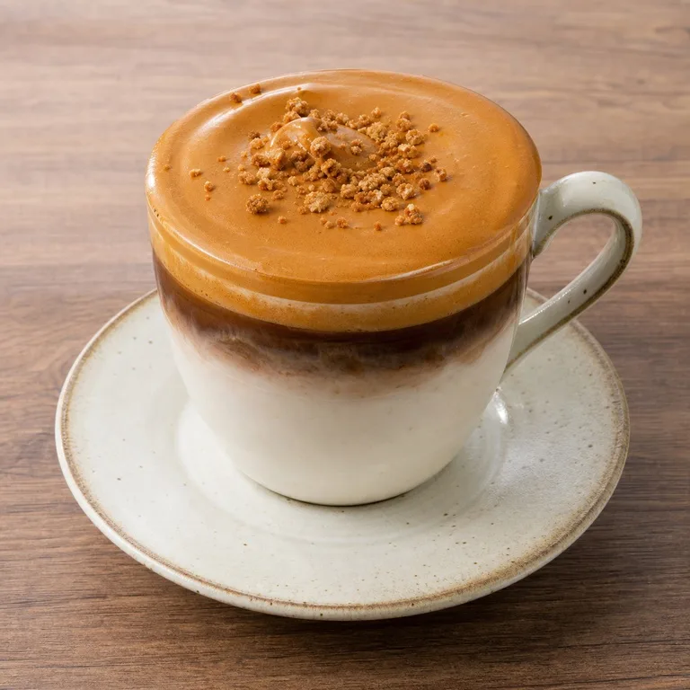 ดาลโกนาโคลด์บรูลาเต้ฮอตกาแฟ
