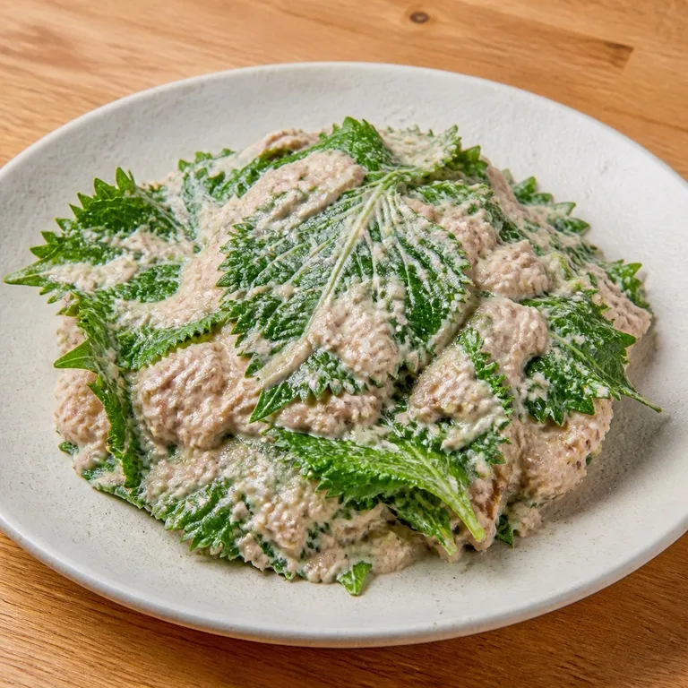 Hoja de Perilla y Mayonesa de Atún