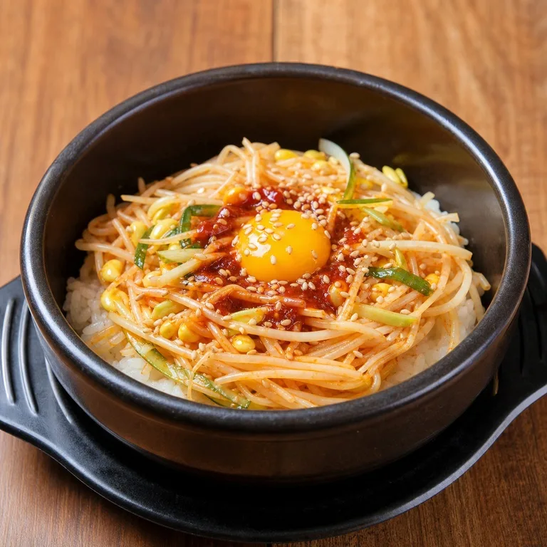 ข้าวยำถั่วงอกหม้อดิน