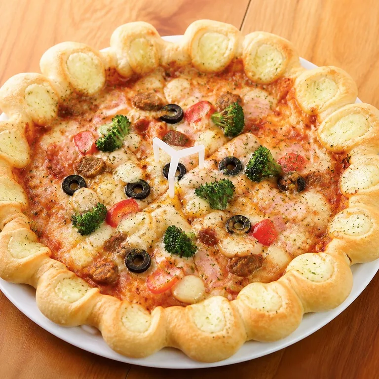 Gadeunseupesyol Keju Roll Pizza